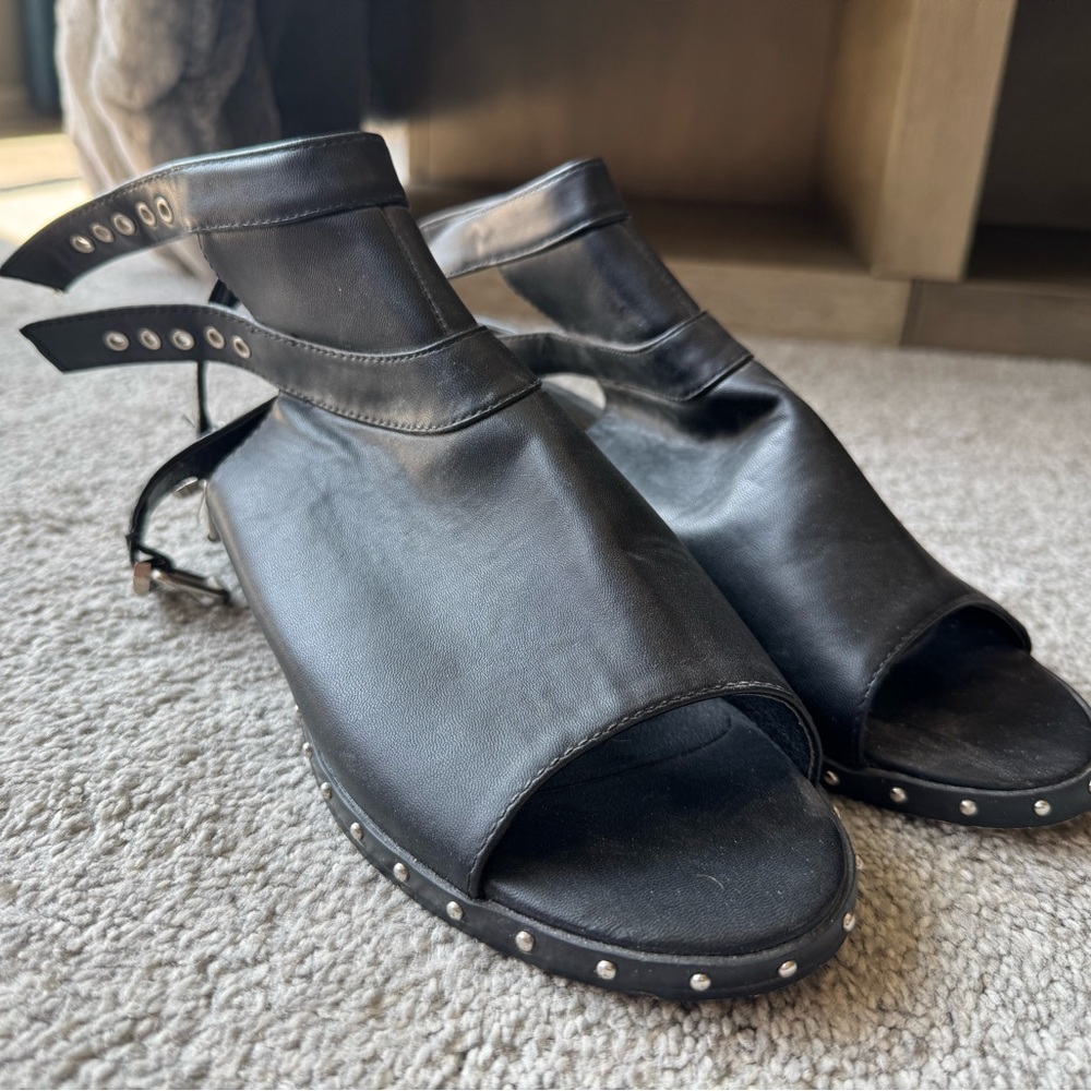 Black Leather Women's Sandals